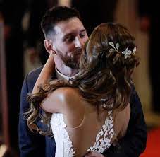 Der fünfmalige weltfußballer lionel messi (29) heiratet am 30. Lionel Messi Mutter Und Shakira Sorgen Bei Hochzeit Fur Affront Welt