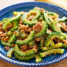 ゴーヤとひき肉のピリ辛みそ炒め | ぐっち夫婦のオフィシャルレシピサイト -レシピブック オンライン-