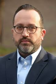 Roberto Alves, Democratic candidate for mayor, envisions Danbury as  'shining star'