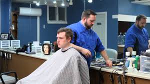 Watch the tutorial to learn how to thin hair with a razor. Men S Haircuts Thinning Shears Vs A Razor Hair Styling Grooming Youtube