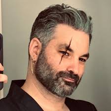 I have a confession to make.... I like playing as female characters in  games.