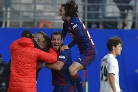 + en el minuto 47 el jugador (14) casimiro casimiro, carlos henrique fue amonestado por el siguiente motivo: Hasil Eibar Vs Real Madrid 3 0 Kekalahan Pertama Solari Halaman All Kompas Com