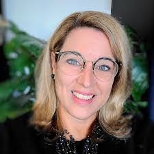 Ellen Fischetti's Instagram, Twitter & Facebook