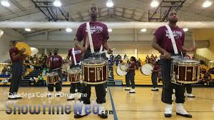 Drumline (tontechnik), eine tonspur, auf der das schlagzeug aufgenommen wird drumline (ensemble), ein aus schlagzeug bestehendes. Talladega College Drumline 2018 Madison High Drumline Competition Youtube