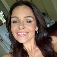 Tania Kelly's Instagram, Twitter & Facebook