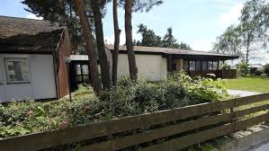 Bonhoeffer, a pastor, began and directed a small haus seminary (haus is the german word for house) to train men through life together under the. Kirche Verkauft Bonhoeffer Haus An Bautrager Neumarkt Nordbayern