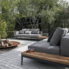 Feuerstelle Garten Feuerschale Loungem Bel Sofa Holz Stein Garten Gartenideen Gartendeko Gart Gloster Furniture Outdoor Sectional Sofa Garden Chairs