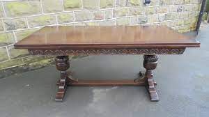 Antique large mahogany extending dining table, scotland 1910, b2114 scotland, 1910 solid mahogany original finish it has a slightly bowed shape to each end a beautifully carved gadrooned edge a table has two extra leaves that can be put into place using the handle to open the table on a winding mechanism the table stands on four caved cabriole legs with the ball and claw feet at the base with. Antique Large Oak Extending Dining Table 9ft Long 538982 Sellingantiques Co Uk