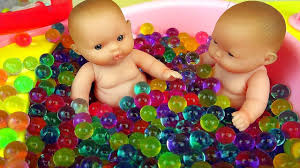 10 paper bags, 10 baby items (pacifier, spoon, etc.) and paper and pen for each guest. Baby Doll Orbeez Bath Play Games For Android Apk Download