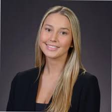 I'm so happy to share that I will be part of the Bold Beginners Program  with IPG Health as an Account Management Intern at McCann Health this  summer in New York City! |