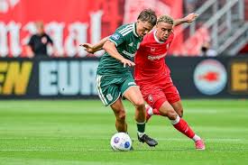 FC Twente na eigen goal PEC op voorsprong: 2-1