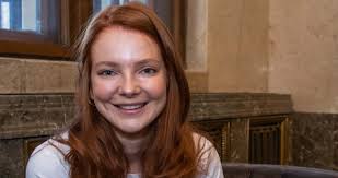 The hungarian supermodel eniko mihalik talk about her childhood and her life, friends, family. Szabalyt Szegett Mihalik Eniko Ripost
