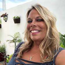 Can someone recommend the best lawyer to help me with becoming a permanent  resident of Mexico