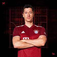 Damit baut er seine rekordmarke weiter aus. Robert Lewandowski Lewy Official Twitter