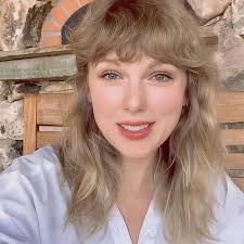 Taylor Swift 15 years old. 30 years old.