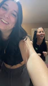 Isabelle Ash's Instagram, Twitter & Facebook