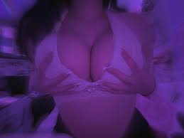TW Pornstars - Eroticromansex. Twitter. quien se anime a cogerme? 😽. 9:31  PM - 6 Nov 2022