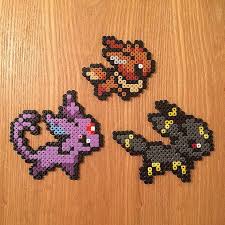 Sprites De Pokemon Eeveelution Super Mignons Fait A La Main A L Aide De Perles Hama Il Suffit De Selectionn Mini Hama Beads Perler Bead Art Diy Perler Beads