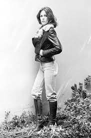 Jamie lee curtis was born on november 22, 1958 in los angeles, california, the daughter of legendary actors janet leigh and tony curtis. Jamie Lee Curtis 1978 9gag