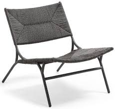 laforma fabian lounge fauteuil zwart vlechtwerk metalen frame buiten lounge stoelen fauteuil zwart fauteuil