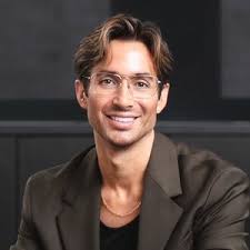 Tom Smith (@tomsmithhd)