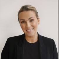 Kellie Starr's Instagram, Twitter & Facebook