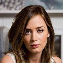 Emily Blunt Movies Biography News Age Photos Bookmyshow Emily blunt sera bientôt à l'affiche au cinéma étudiant l'art dramatique à l'école, la britannique emily blunt se fait remarquer dès son plus jeune âge.