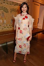 Meet The New Generation Of Red Carpet Stars Fashion Cool Street Fashion Fashion Week Street Style