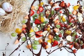 3 Idees Pour Faire Sensation Lors Du Brunch De Paques Blogue Saq Fondue Party Fruit Party Chocolate Fruit