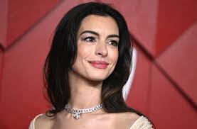 Anne Hathaway sabe que su 'Barbie' estaba a años luz del éxito de Margot  Robbie