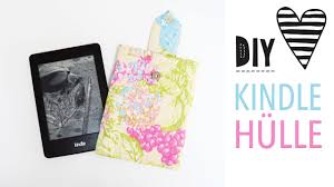 Gefüttert mit dickem filz schützt die hülle das technische gerät hervorragend. Hulle Fur Kindle Oder Tablet Nahen Mit Schnittmuster Diy Mode Nahanleitung Youtube