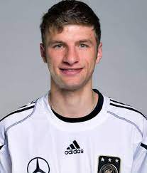 How amazing, a year ago he was playing at third level of bundesliga, but now he would be the young player of wc, cornerstone of germany football team in the next decade. Thomas Muller Thomas Muller Foto 13811260 Fanpop