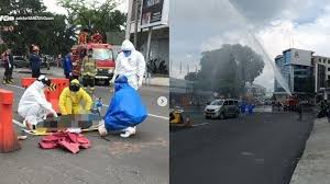 Nonton video viral terbaru dan terlengkap di vcrot.co nikmati ribuan video panas terbaru gratis bahan coli terbaru , streaming video tanpa vpn. Fakta Terkini Video Viral Pria Jatuh Dievakuasi Petugas Medis Pakai Apd Di Bandung Banjarmasin Post