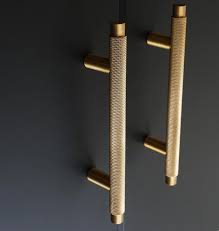 Moletee T Bar Meuble Poignees En Laiton Massif Poignees De Etsy Poignee Placard Poignee Meuble Cuisine Poignee De Porte Cuisine