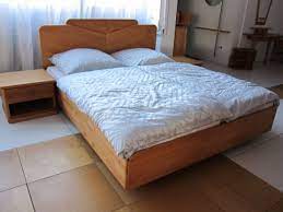 Betten 100x200 ikea.die große modellvielfalt im betten at online shop ermöglicht ihnen dabei vorhandene stile aufzugreifen und das neue bett in 100x200. Bett Kubus Mit Flossenkopfteil Erle Massiv Von Team 7 Incl Nachttische Designermobel Sindelfingen
