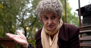 Všechno spraví, ale svůj život spravit nedokáže.smutná komedie s jakubem kohákem v hlavní roli.dále hrají: Instalater Z Tuchlovic Novy Bydzov