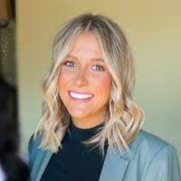 Michelle Ashman's Instagram, Twitter & Facebook