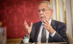 Offizieller account des österreichischen bundespräsidenten alexander van der bellen. Van Der Bellen Bin Wieder In Evangelische Kirche Eingetreten