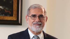 Quién es Alberto Dahik, uno de los consejeros del presidente electo Daniel  Noboa?