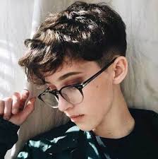 But if you would like to go with the girly look, the tomboy is also adorable with a girly hairstyle, and even more funny accessories. 20 Short Hair Tomboy Haircuts For Girls Short Hair Models