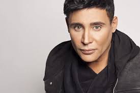 Eduardo Antonio es nombrado "El Elegido" en el reality Los 50