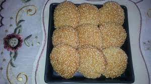 صورة كعك بالسمسم Middle Eastern Desserts Food Recipes