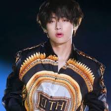 #bts #bts pics #bangtan boys #bts hd #bts lockscreens #bts wallpaper #bts wallpapers #bts hq #jungkook #jimin #taehyung #yoongi #seokjin #hoseok #namjoon #lockscreens #wallpapers #ot7 lockscreens #suga #bts v #bts rm #bts. Bts V Aka Kim Taehyung S Hot Pictures Will Leave Female Army Drooling