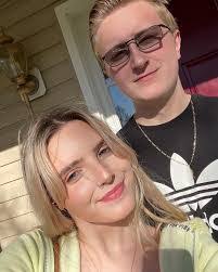 Seth Marra's Instagram, Twitter & Facebook