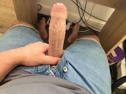 8 inches and thick - Amateur Straight Guys Naked - guystricked.com