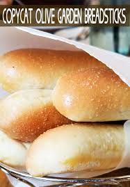 If You Love Buttery Garlic Breadsticks Then You Will Swoon For This Copycat Olive Garden Breadstick Olive Garden Breadsticks Breadsticks Homemade Breadsticks
