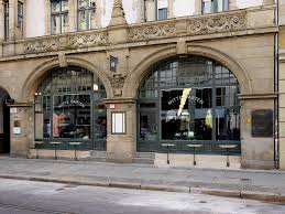 Find traveler reviews and candid photos of dining near botanischen gartens und botanischen museums berlin in berlin, germany. Mitte Garten Von H M In Berlin Gibt Es Jetzt Einen H M Concept Store Vogue Germany