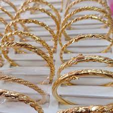 Blog tentang harga emas terbaru 2018 memberikan informasi seputar kode emas 375, harga emas antam, harga emas per karat dalam rupiah, harga emas berbagai jenis, perhiasan emas, kode emas 375 di poh kong, harga emas 1 gram, kode emas 375 hari ini. Gelang Minggu Emas Suasa 375 18k Shopee Malaysia