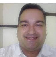 100+ perfis com “Saunders”