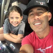 Kelly Darter's Instagram, Twitter & Facebook